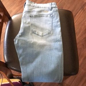 Kancan straight leg NON distressed jeans